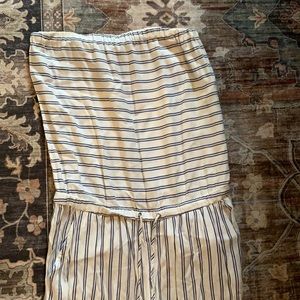 Smell the Roses strapless women’s jumper. Sz M.